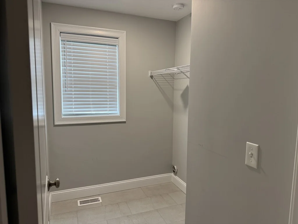 3 bed, 2 bath apartment for rent at 5 Pauline Way, Lakeville — photo 10 of 34