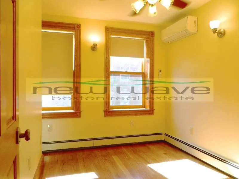 3 bed, 1 bath apartment for rent at 5 Phillips St Unit 3, Beacon Hill — photo 8 of 14