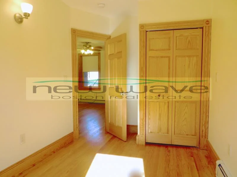 3 bed, 1 bath apartment for rent at 5 Phillips St Unit 3, Beacon Hill — photo 12 of 14