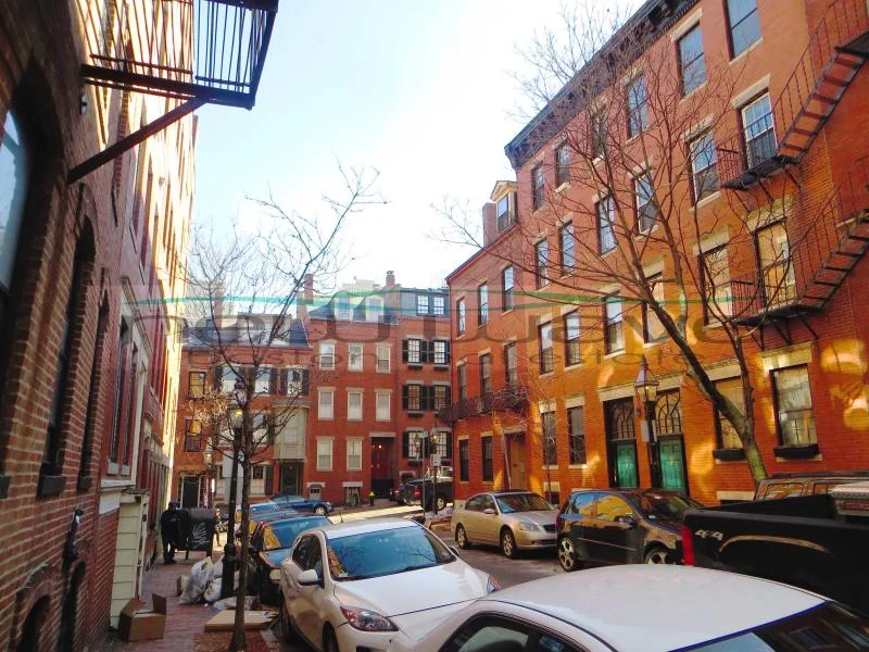 3 bed, 1 bath apartment for rent at 5 Phillips St Unit 3, Beacon Hill — photo 14 of 14