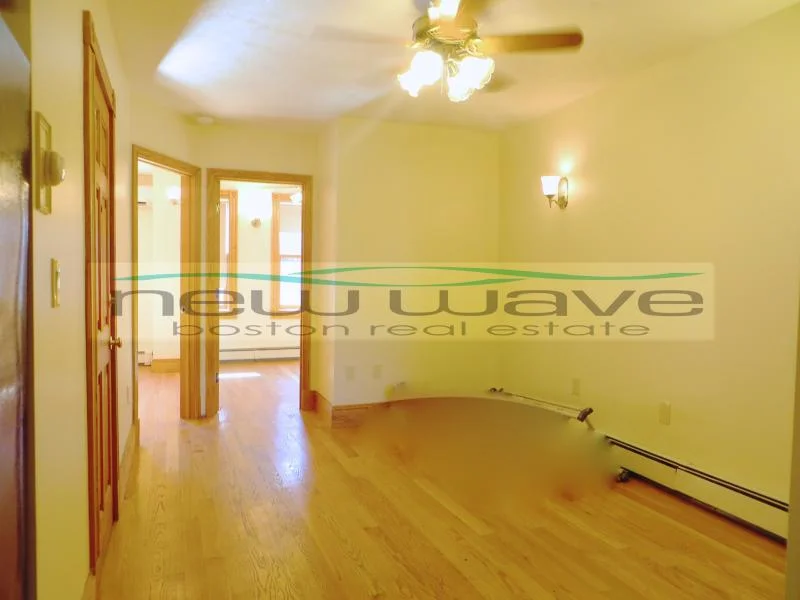 3 bed, 1 bath apartment for rent at 5 Phillips St Unit 3, Beacon Hill — photo 6 of 14