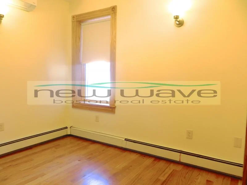 3 bed, 1 bath apartment for rent at 5 Phillips St Unit 3, Beacon Hill — photo 7 of 14