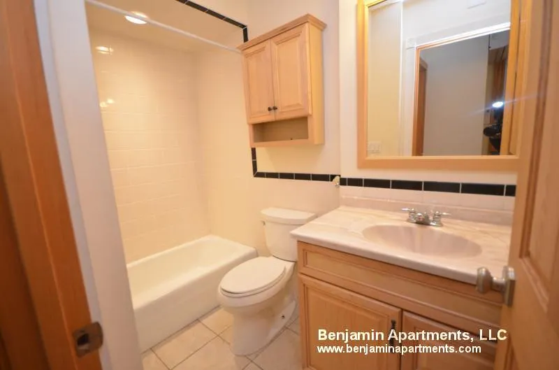 3 bed, 1 bath apartment for rent at 5 Phillips St Unit 4, Beacon Hill — photo 8 of 8