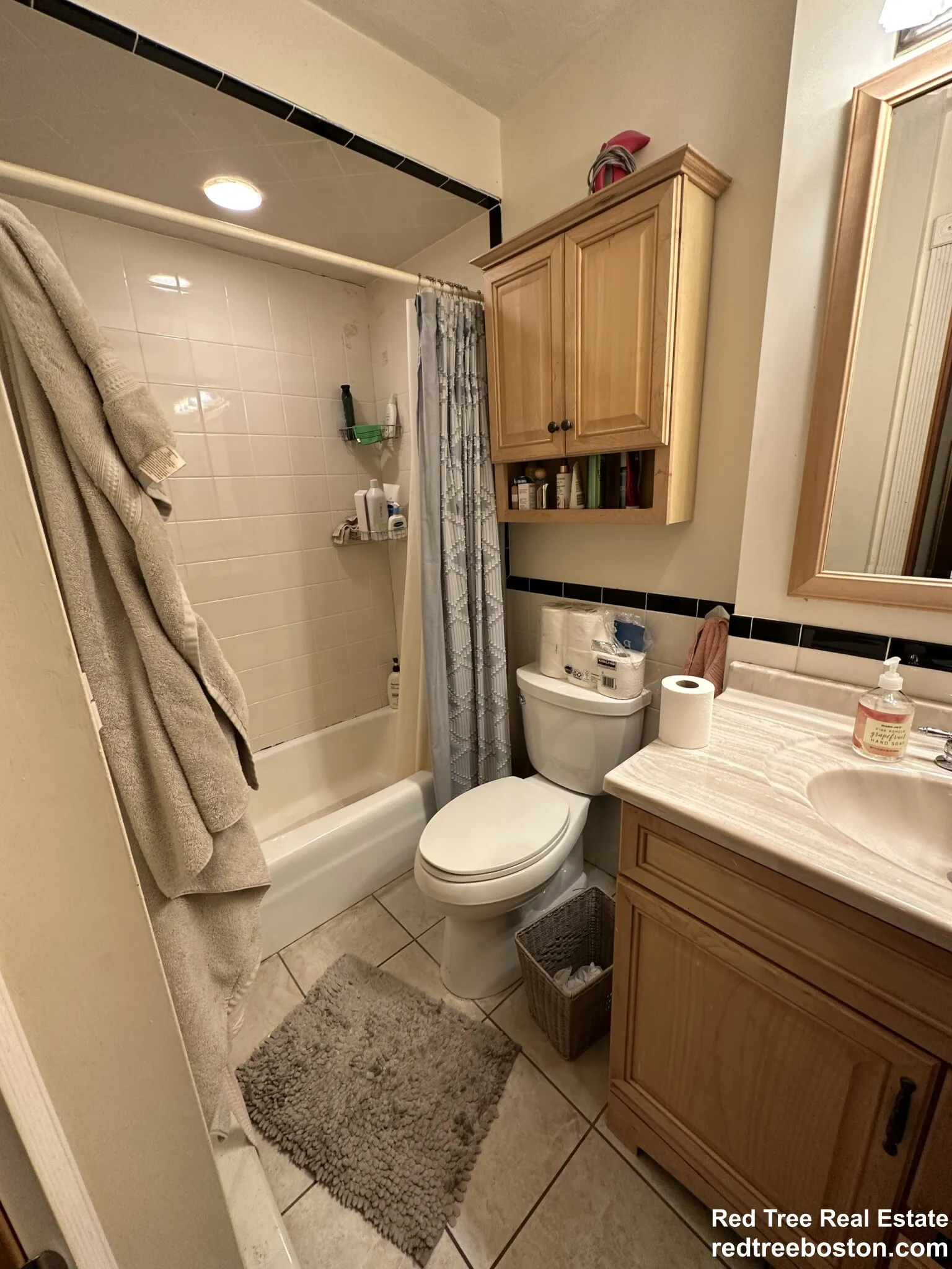 3 bed, 1 bath apartment for rent at 5 Phillips St Unit 5, Beacon Hill — photo 6 of 18
