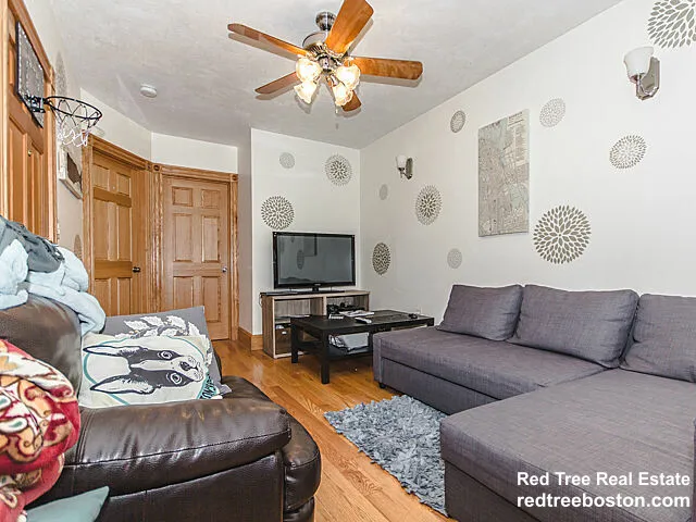 3 bed, 1 bath apartment for rent at 5 Phillips St Unit 5, Beacon Hill — photo 8 of 18