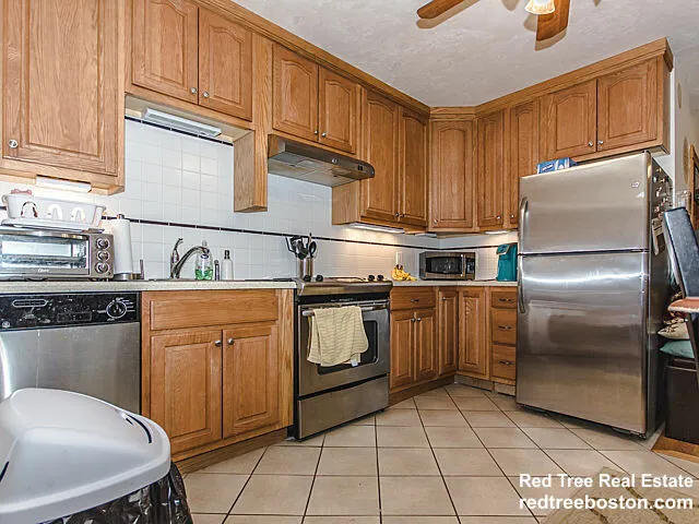 3 bed, 1 bath apartment for rent at 5 Phillips St Unit 5, Beacon Hill — photo 11 of 18