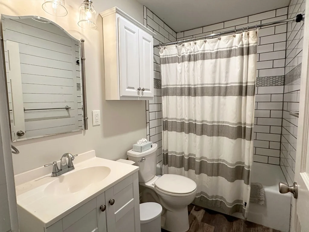 2 bed, 1 bath apartment for rent at 5 Pirate's Ln Unit 1, East Gloucester — photo 15 of 22