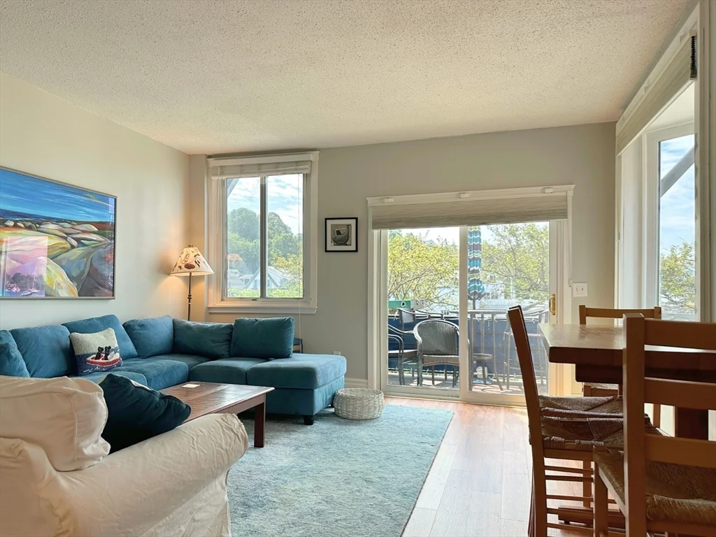 2 bed, 1 bath apartment for rent at 5 Pirate's Ln Unit 1, East Gloucester — photo 8 of 22