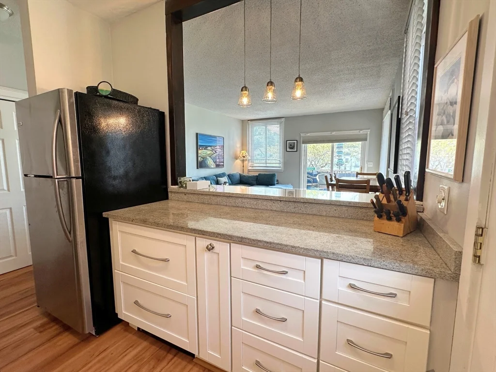 2 bed, 1 bath apartment for rent at 5 Pirate's Ln Unit 1, East Gloucester — photo 14 of 22