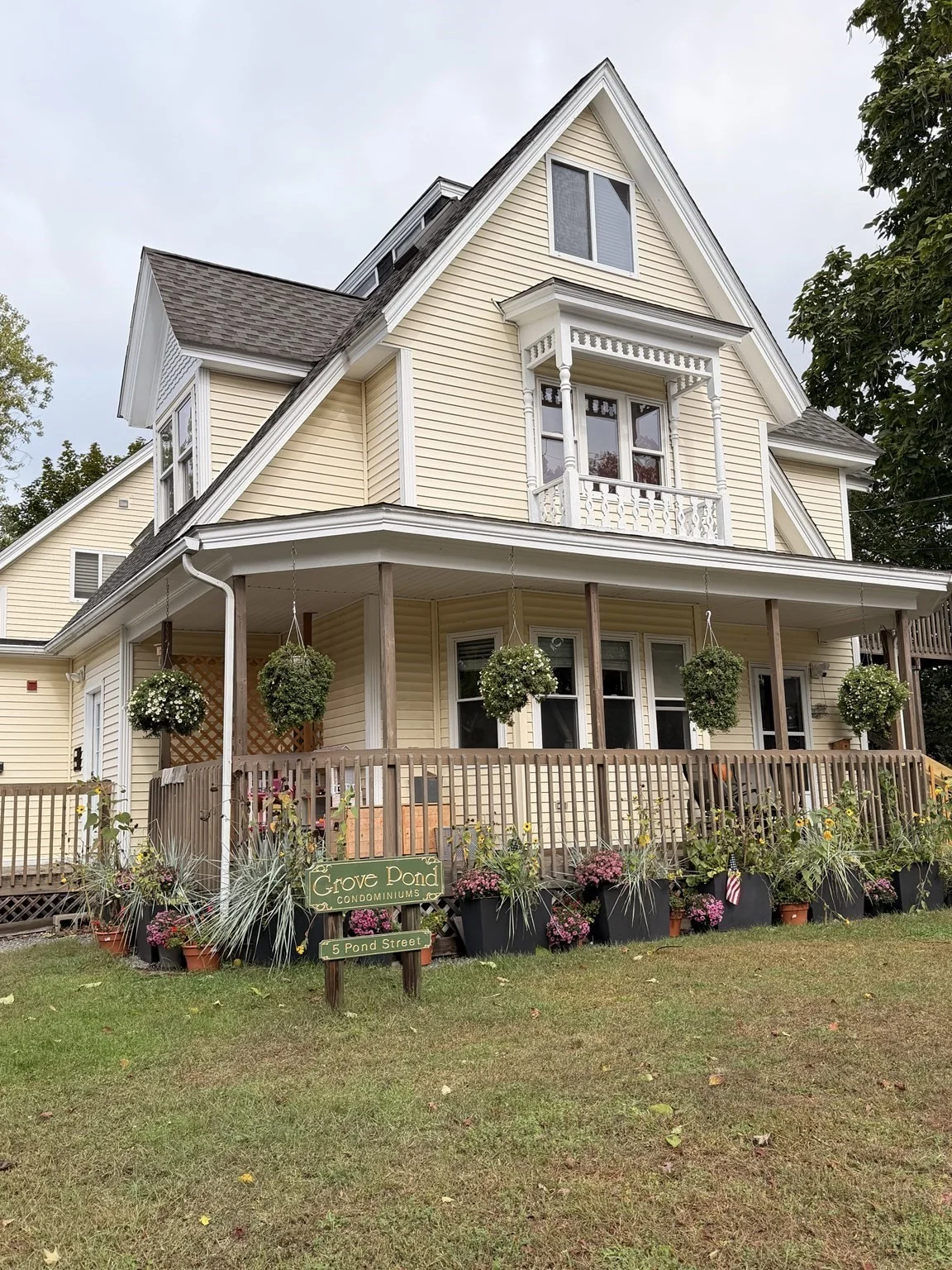 2 bed, 1 bath apartment for rent at 5 Pond St Unit 2, Ayer