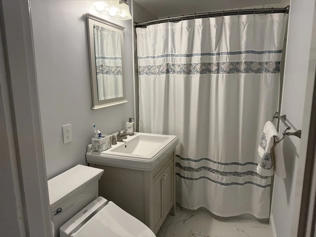 1 bed, 1 bath apartment for rent at 5 Porter Rd Unit 202, Highlands — photo 10 of 17