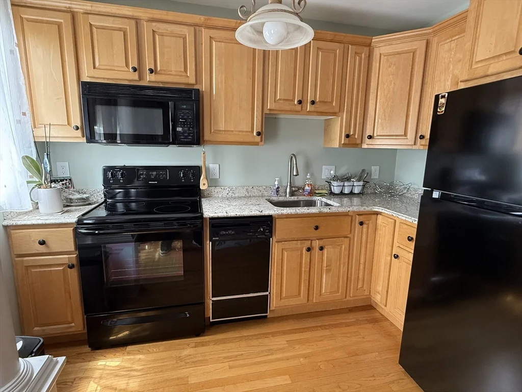 1 bed, 1 bath apartment for rent at 5 Porter Rd Unit 202, Highlands — photo 3 of 17