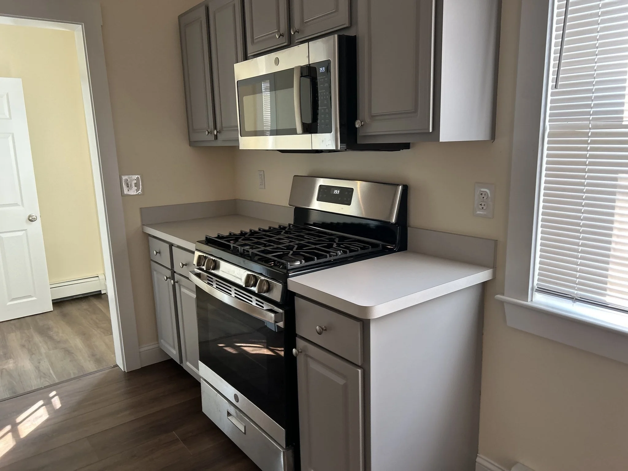 3 bed, 1 bath apartment for rent at 5 Quigley Ct Unit 1, Winchester — photo 3 of 16