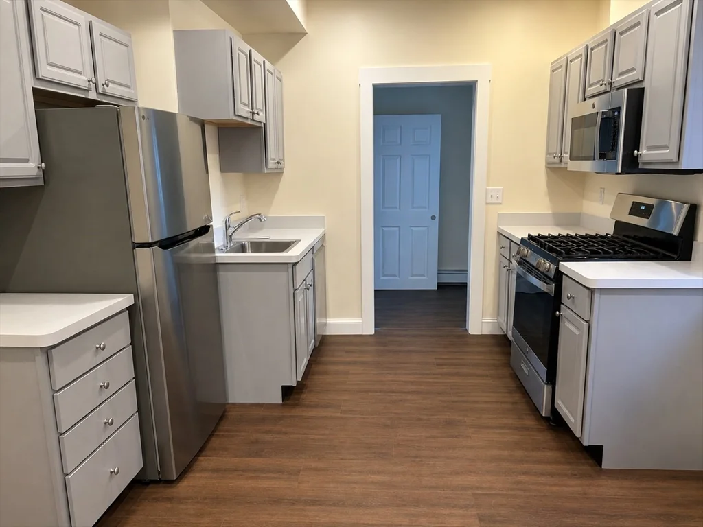 3 bed, 1 bath apartment for rent at 5 Quigley Ct Unit 5, Winchester — photo 1 of 14