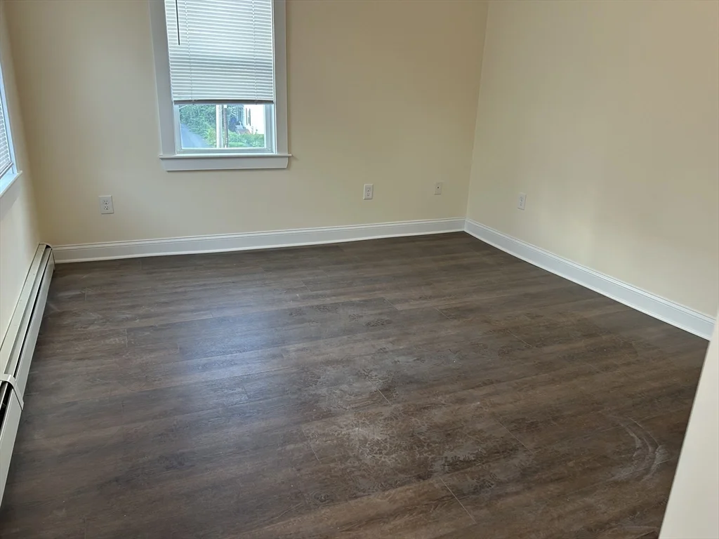 3 bed, 1 bath apartment for rent at 5 Quigley Ct Unit 5, Winchester — photo 8 of 14