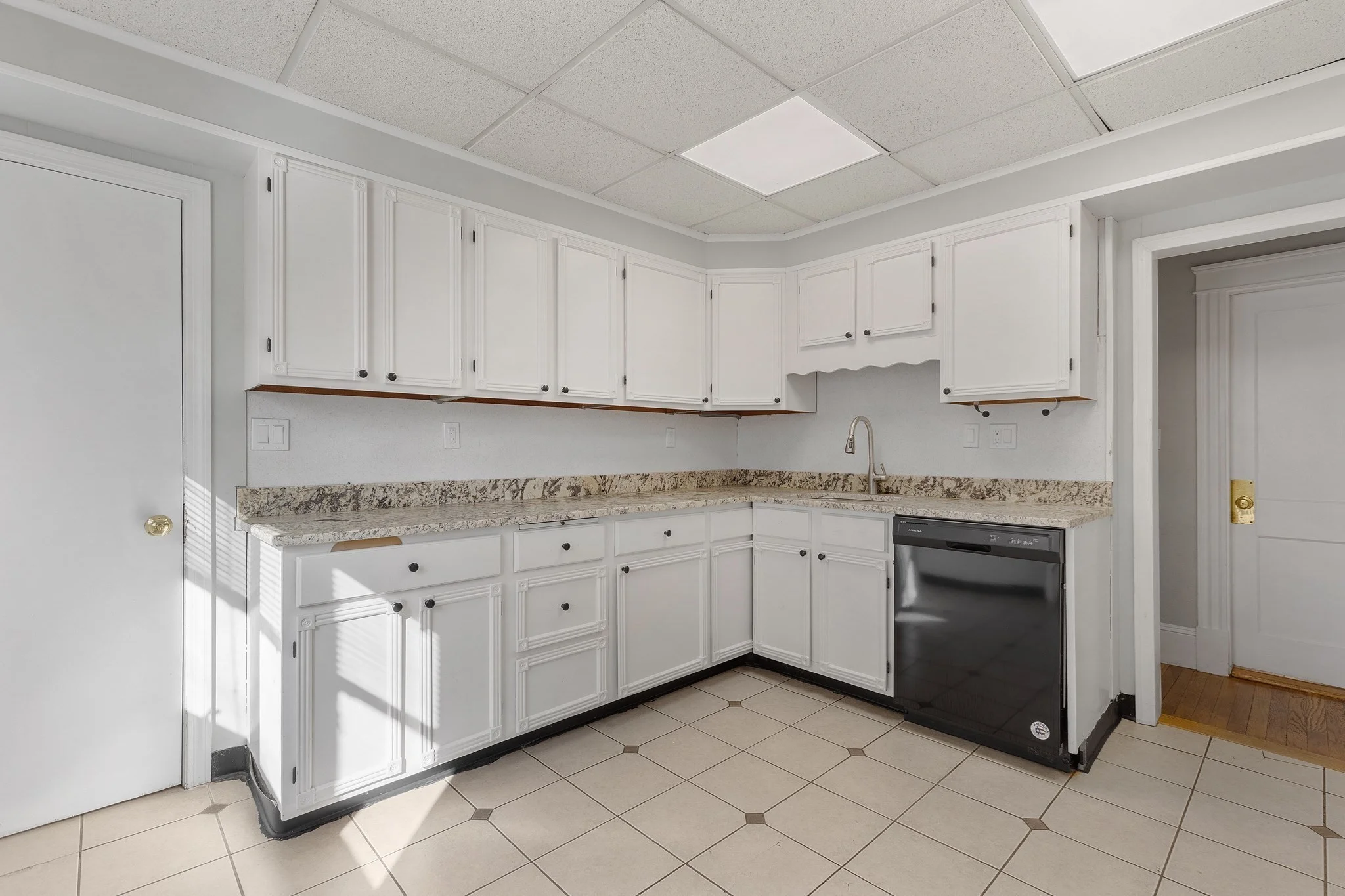 3 bed, 2 bath apartment for rent at 5 Quincy St Unit 1, Arlington — photo 10 of 34