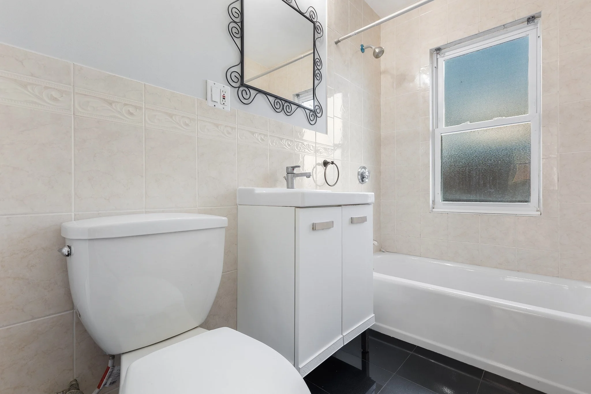 3 bed, 2 bath apartment for rent at 5 Quincy St Unit 1, Arlington — photo 30 of 34