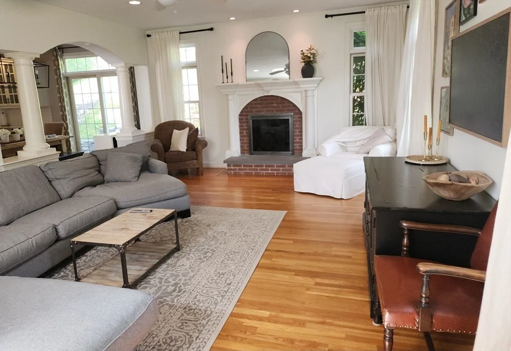 4 bed, 2 bath apartment for rent at 5 Robin Dr Unit 5, Grafton — photo 11 of 29