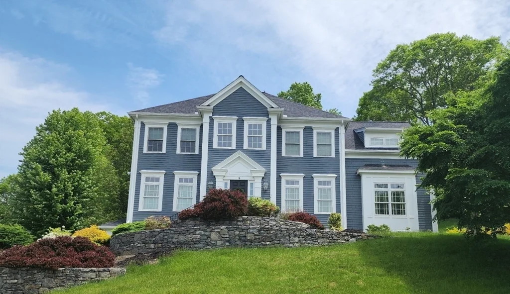 4 bed, 2 bath apartment for rent at 5 Robin Dr Unit 5, Grafton — photo 1 of 29