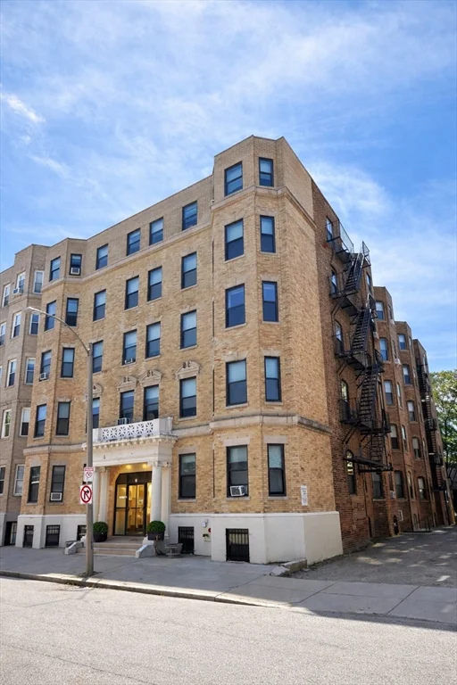 1 bed, 1 bath apartment for rent at 5 Royce Rd Unit 52, Allston — photo 6 of 8