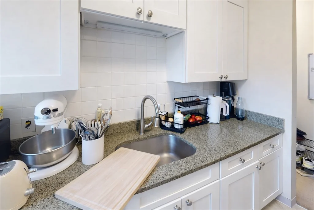 1 bed, 1 bath apartment for rent at 5 Royce Rd Unit 52, Allston — photo 2 of 8