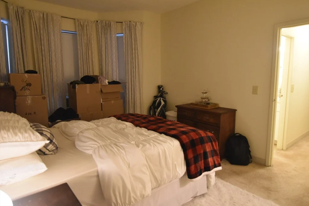 1 bed, 1 bath apartment for rent at 5 Royce Rd Unit 6, Allston — photo 14 of 16