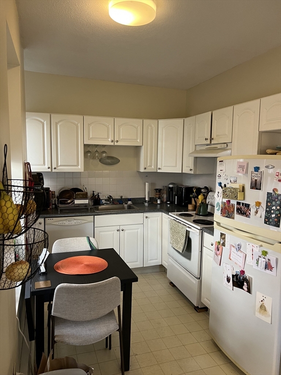 1 bed, 1 bath apartment for rent at 5 Royce Unit 24, Brighton — photo 1 of 9