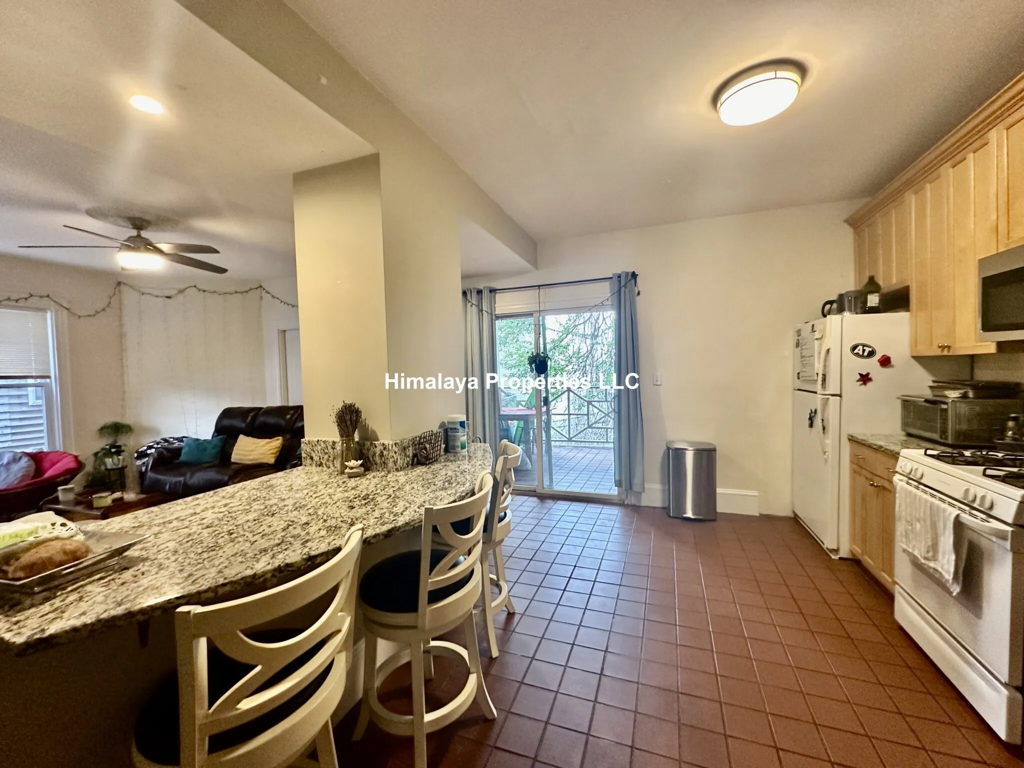 4 bed, 1 bath apartment for rent at 5 Sachem St Unit 2, Mission Hill — photo 4 of 12
