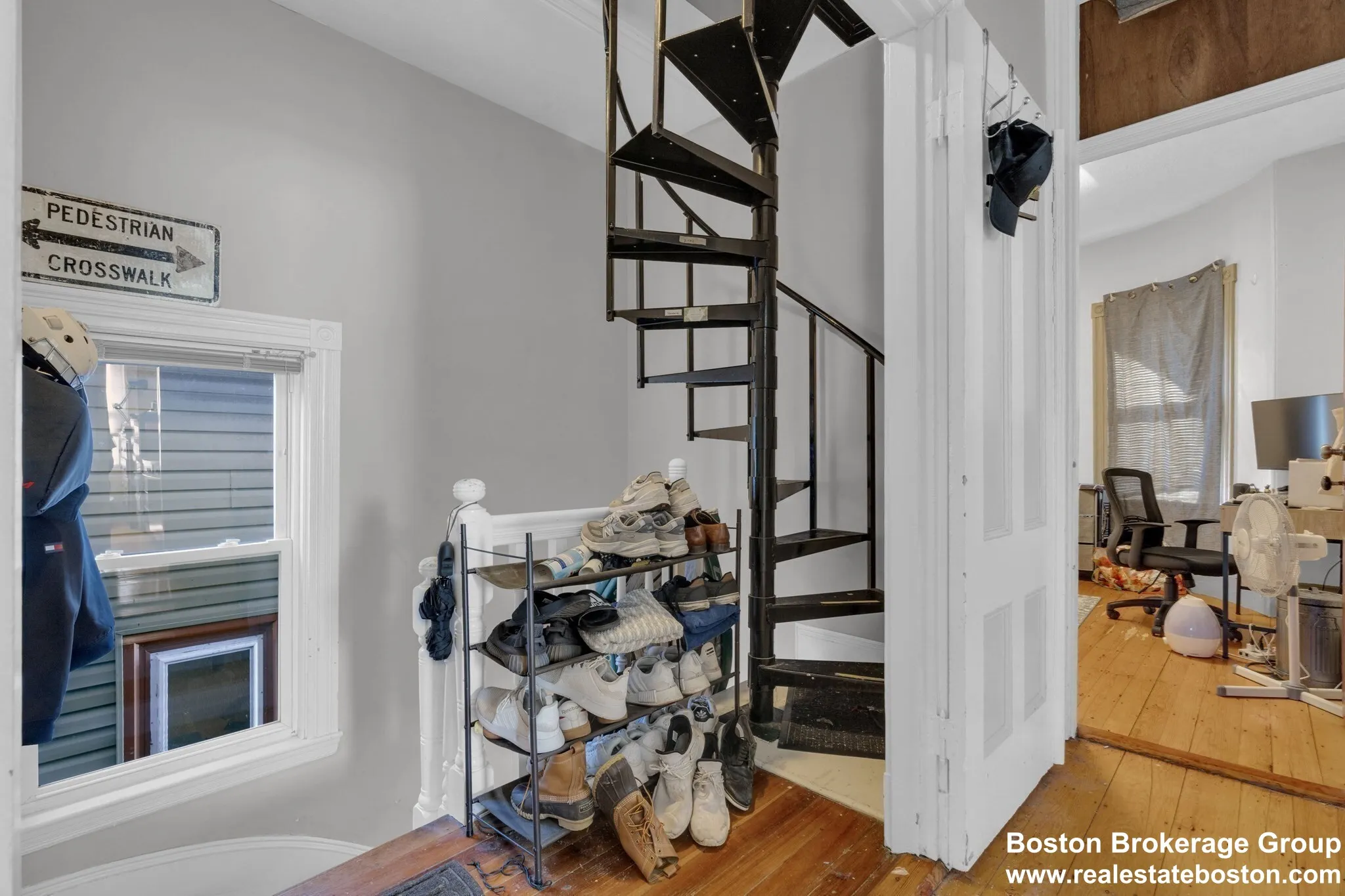 6 bed, 2 bath apartment for rent at 5 Sachem St Unit 3, Mission Hill — photo 10 of 21