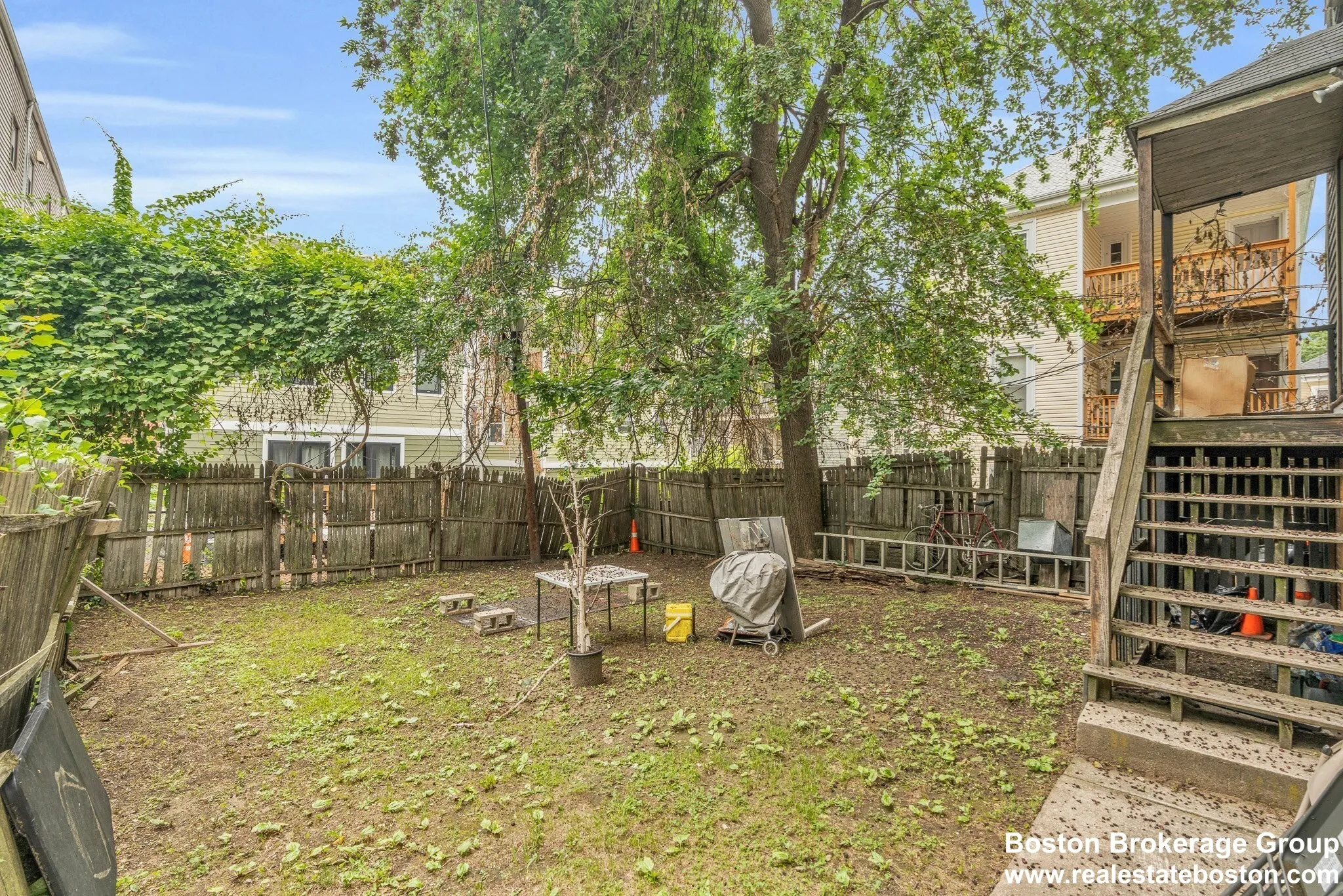 6 bed, 2 bath apartment for rent at 5 Sachem St Unit 3, Mission Hill — photo 17 of 21