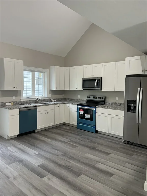 2 bed, 2 bath apartment for rent at 5 Santana Way Unit 5, Carver — photo 3 of 17