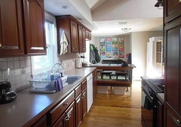 3 bed, 2 bath apartment for rent at 5 Sargent St Unit 2, North Cambridge — photo 3 of 9