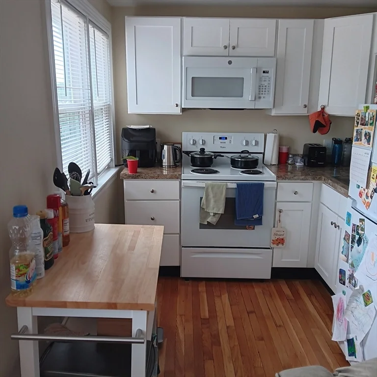 1 bed, 1 bath apartment for rent at 5 Sawyer Pl Unit 3, Plymouth — photo 3 of 5