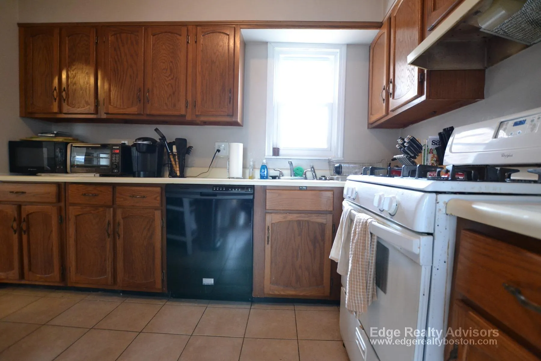 2 bed, 1 bath apartment for rent at 5 Saybrook St Unit 3, Oak Square — photo 5 of 9