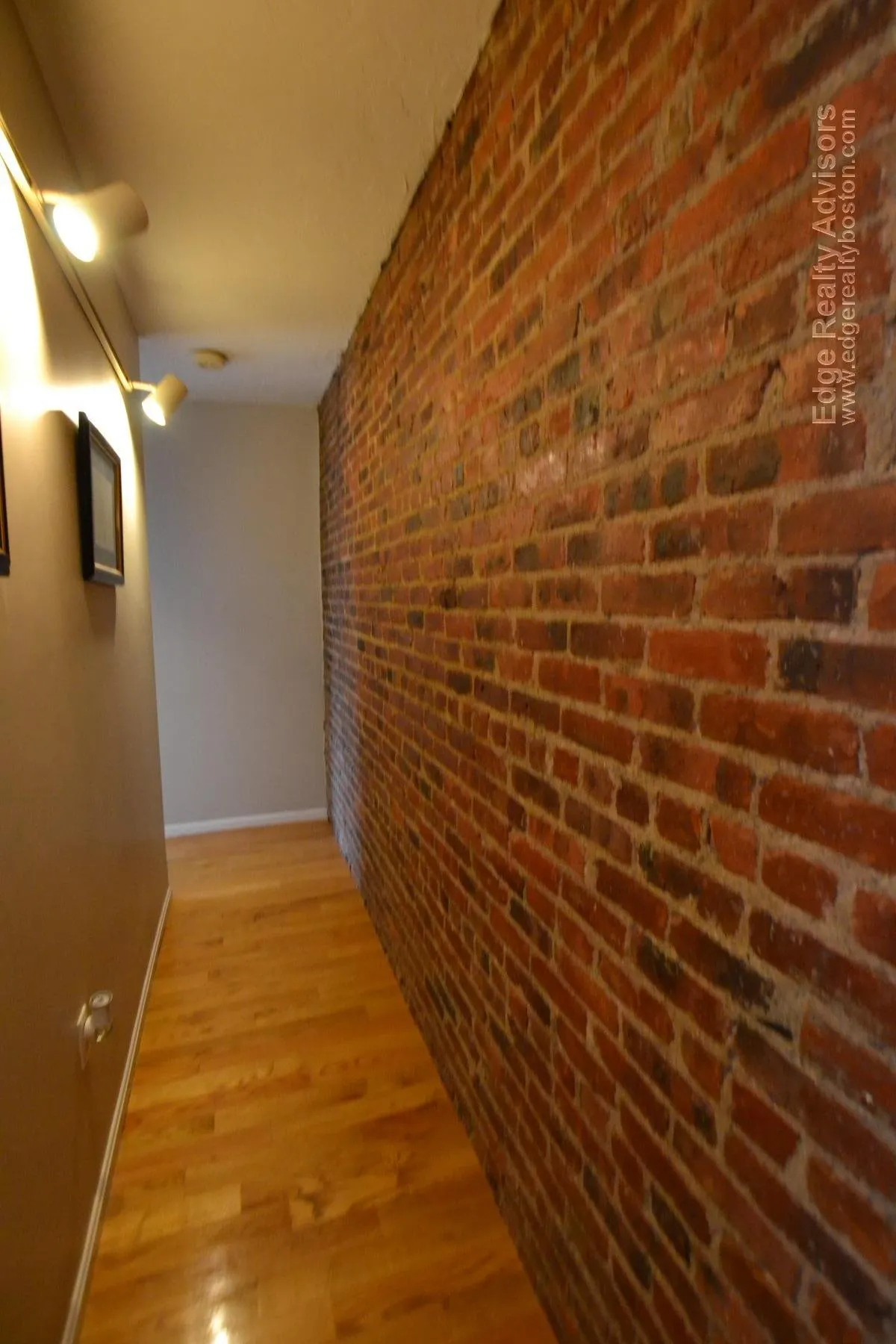 2 bed, 1 bath apartment for rent at 5 Saybrook St Unit 3, Oak Square — photo 8 of 9