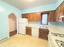 3 bed, 1 bath apartment for rent at 5 Saybrook Unit 1, Brighton — photo 2 of 7
