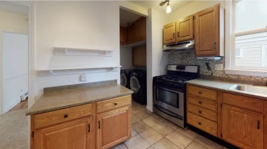 2 bed, 1 bath apartment for rent at 5 Seagrave Rd Unit 1, North Cambridge — photo 2 of 13
