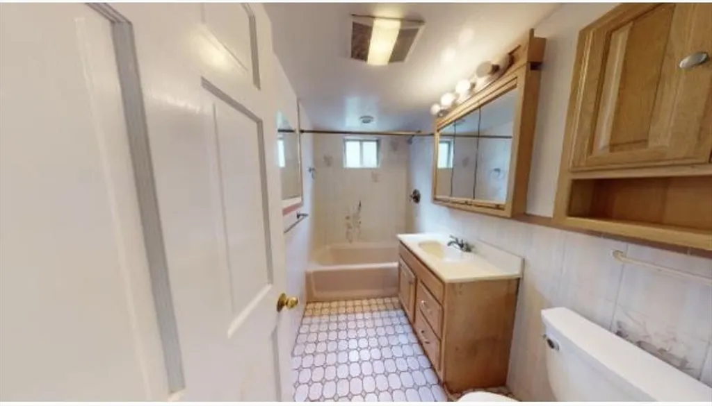 2 bed, 1 bath apartment for rent at 5 Seagrave Rd Unit 1, North Cambridge — photo 9 of 13