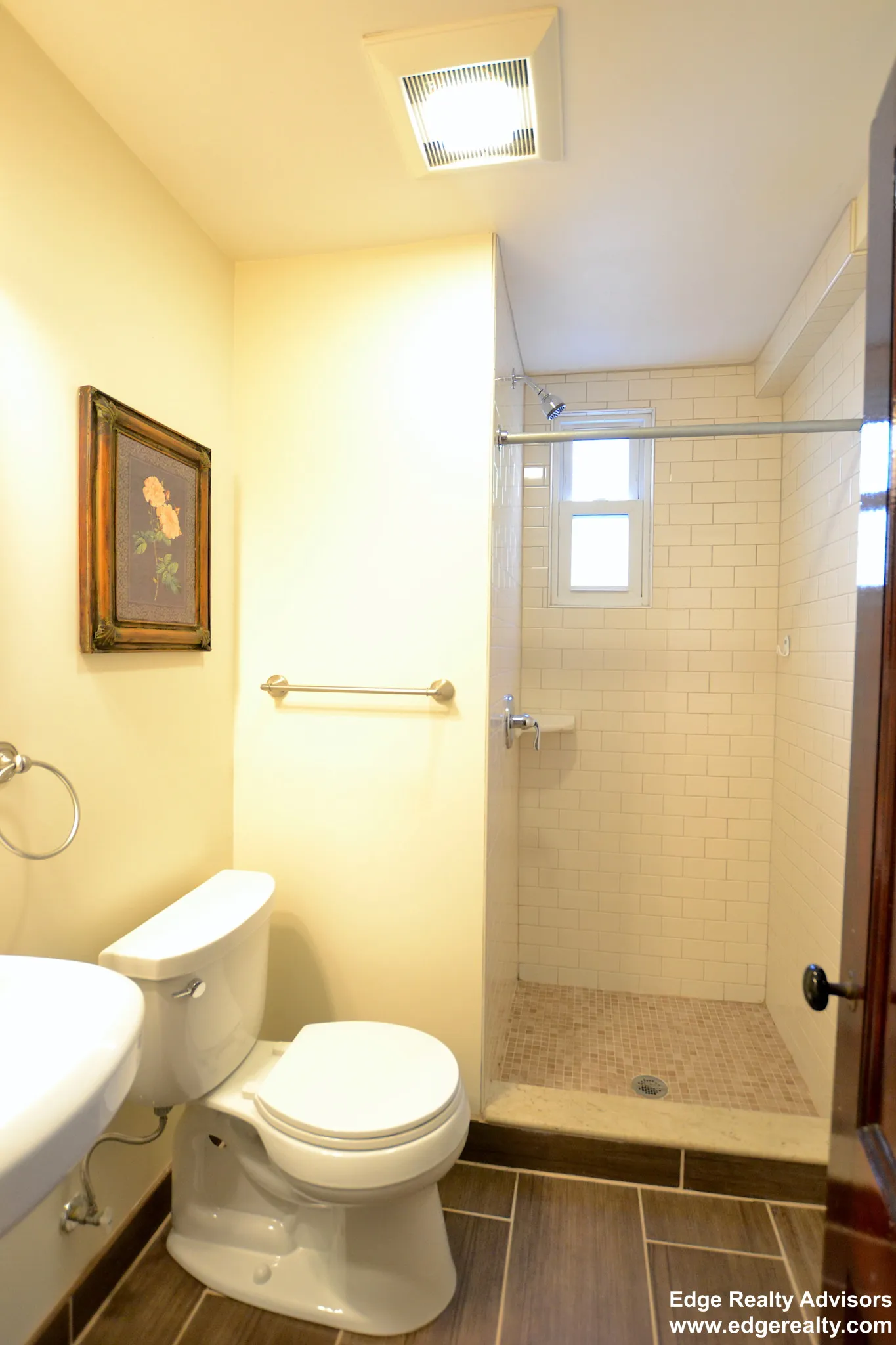 3 bed, 2 bath apartment for rent at 5 Smythe St Unit 1, Brookline Hills — photo 7 of 8