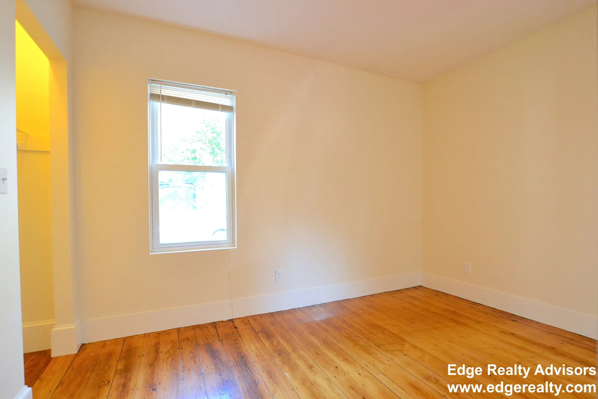3 bed, 2 bath apartment for rent at 5 Smythe St Unit 1, Brookline Hills — photo 6 of 8