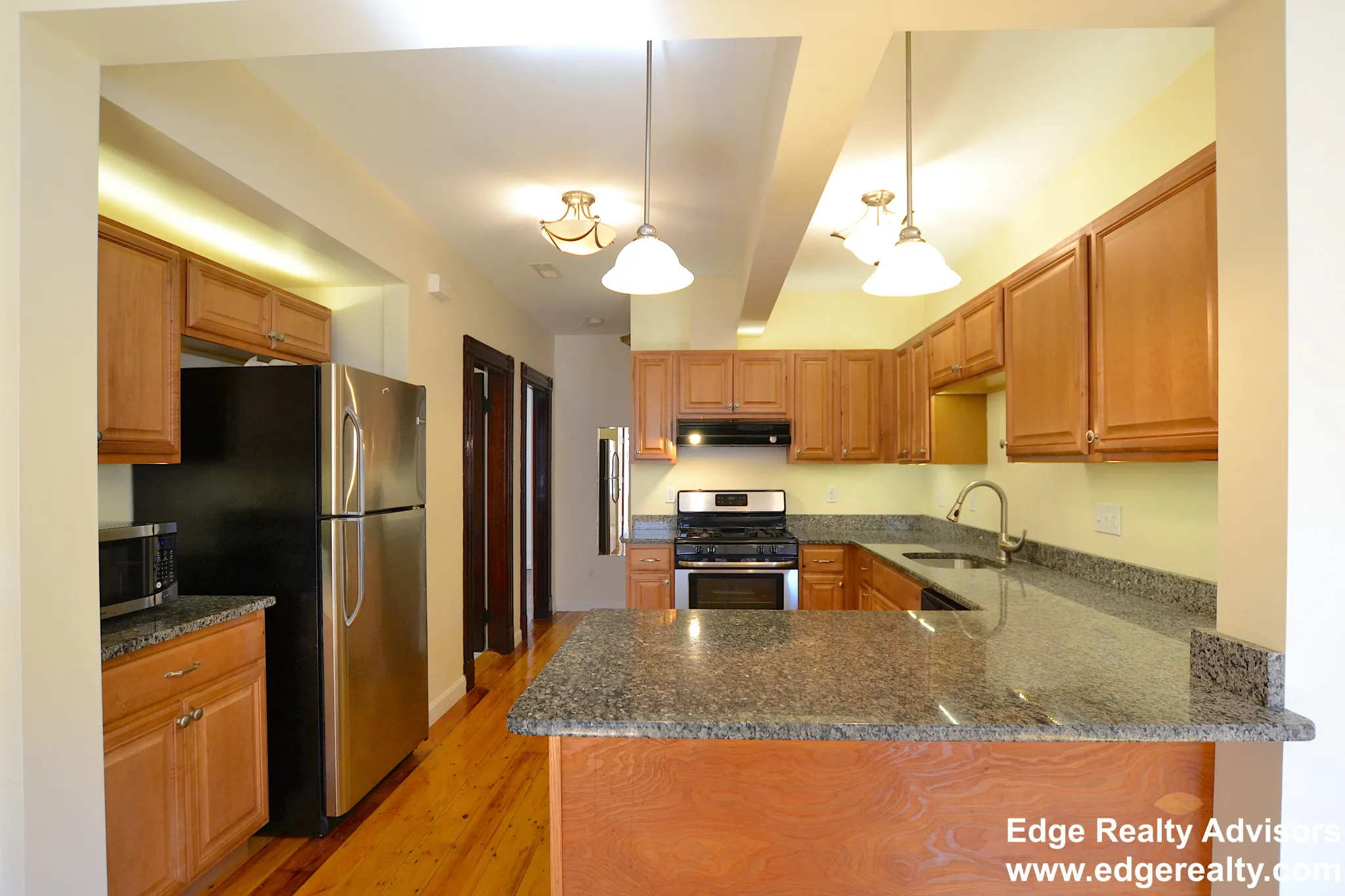3 bed, 2 bath apartment for rent at 5 Smythe St Unit 2, Boylston Street — photo 1 of 8