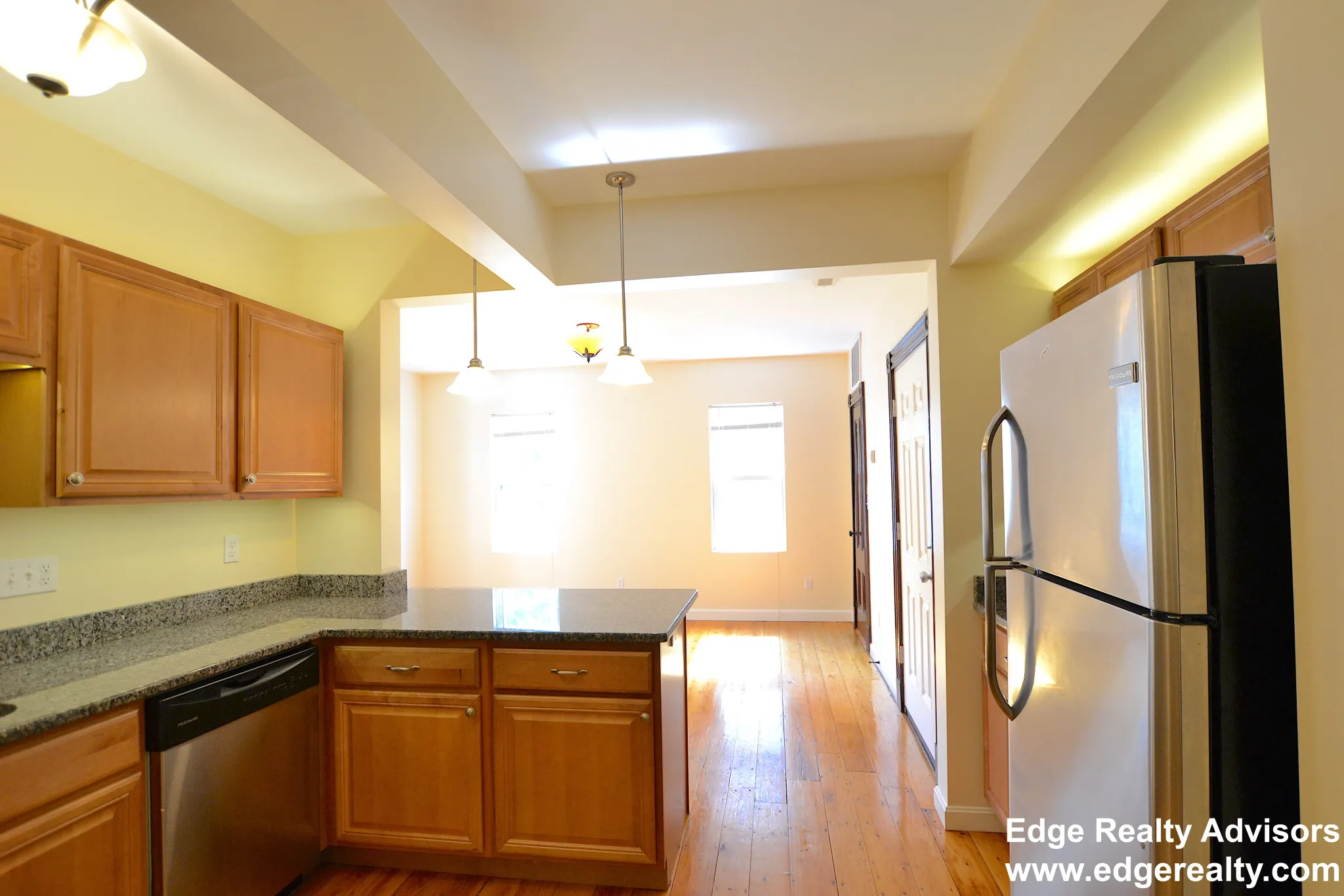 3 bed, 2 bath apartment for rent at 5 Smythe St Unit 2, Boylston Street — photo 2 of 8