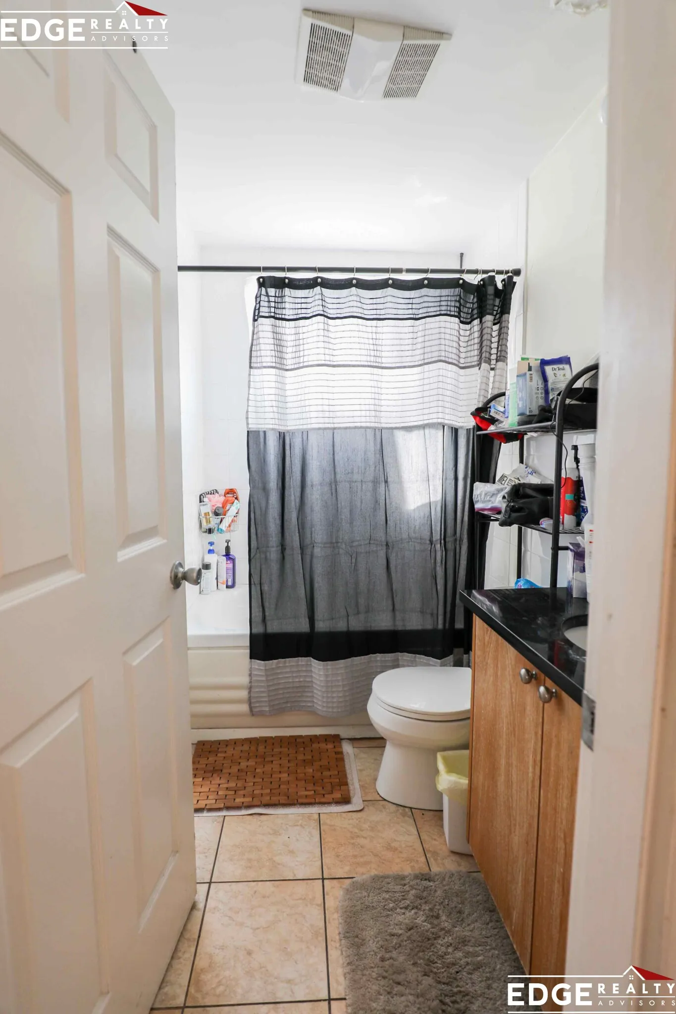 3 bed, 2 bath apartment for rent at 5 Smythe St Unit 3, Boylston Street — photo 7 of 11