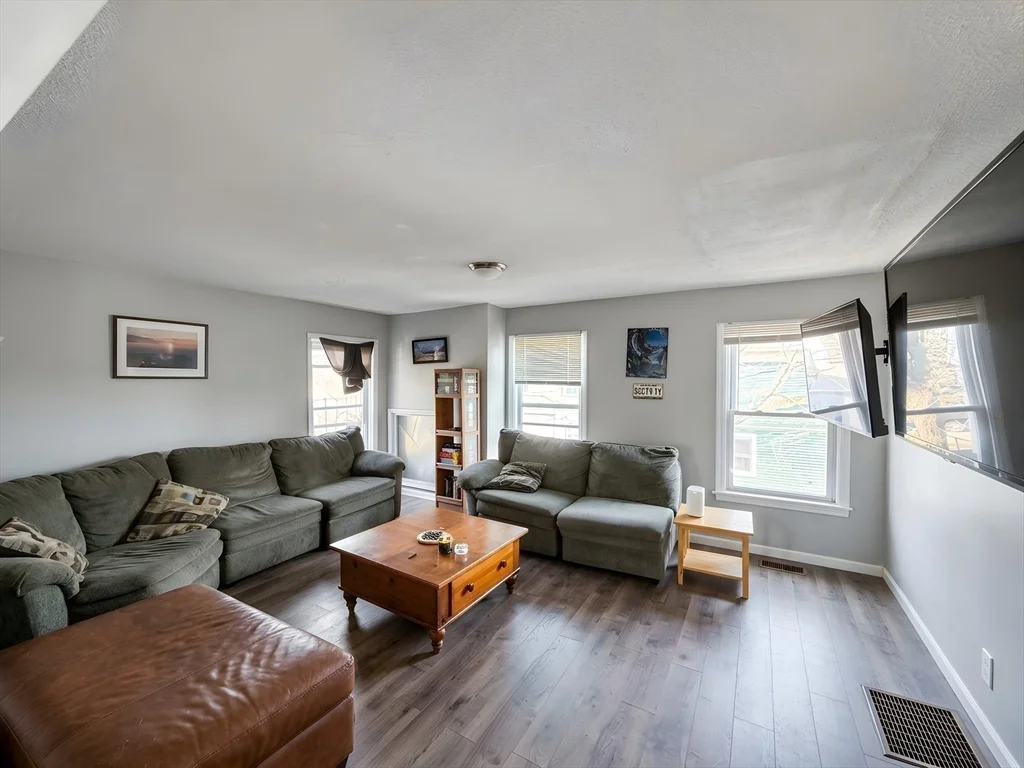 5 bed, 2 bath apartment for rent at 5 Sorrento St Unit 2, Allston — photo 1 of 13