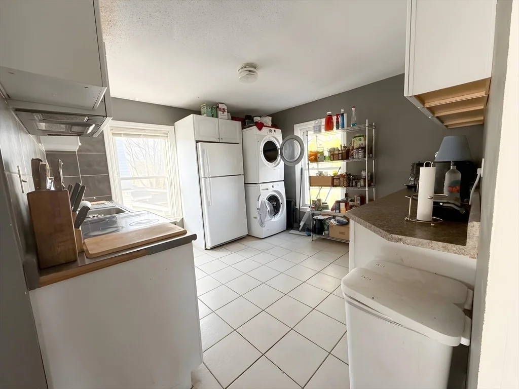 5 bed, 2 bath apartment for rent at 5 Sorrento St Unit 2, Allston — photo 2 of 13