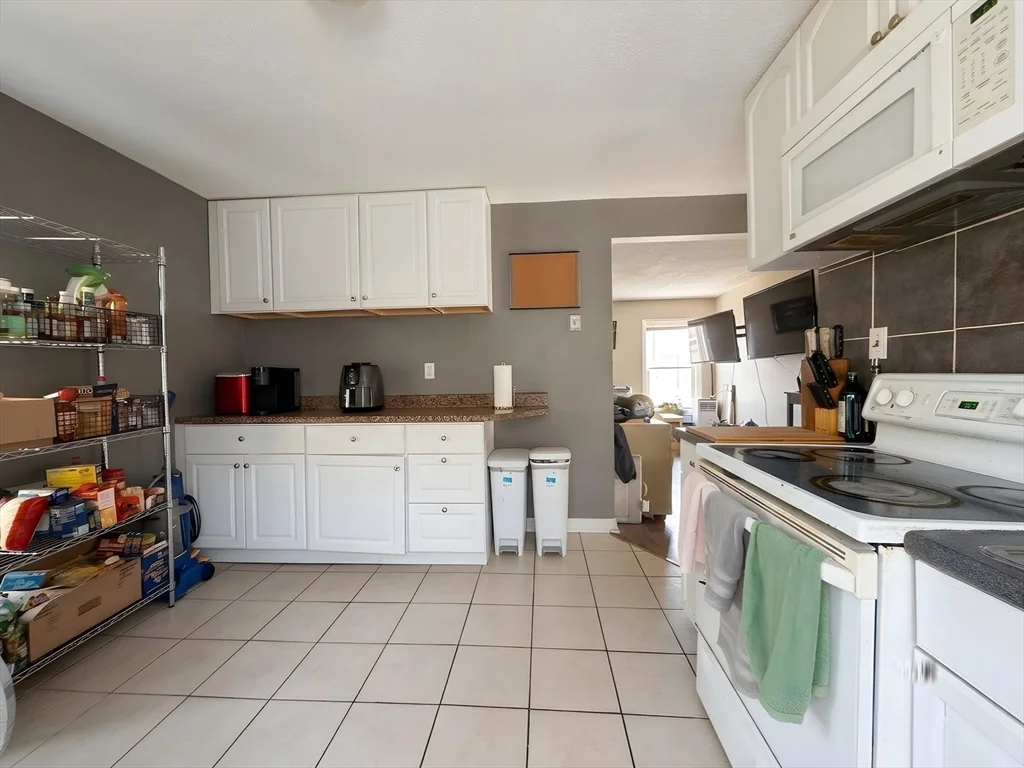 5 bed, 2 bath apartment for rent at 5 Sorrento St Unit 2, Allston — photo 8 of 13