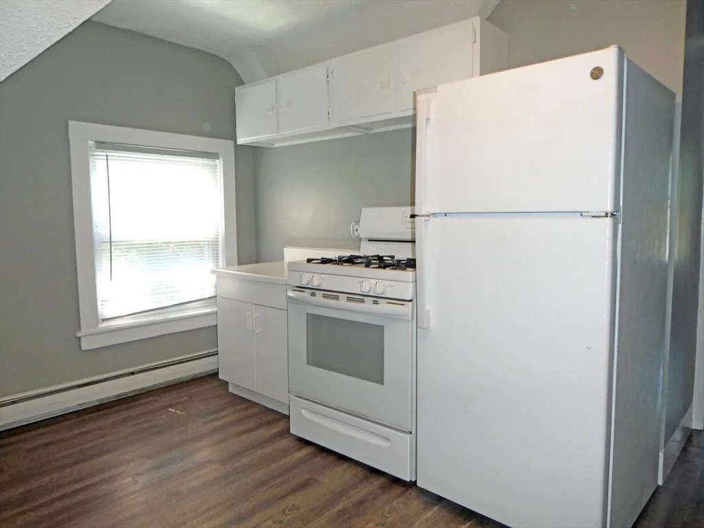 2 bed, 1 bath apartment for rent at 5 Southwick St Unit 3, Middleboro — photo 3 of 18