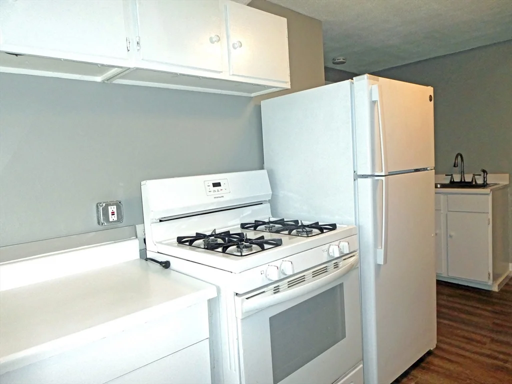2 bed, 1 bath apartment for rent at 5 Southwick St Unit 3, Middleboro — photo 4 of 18
