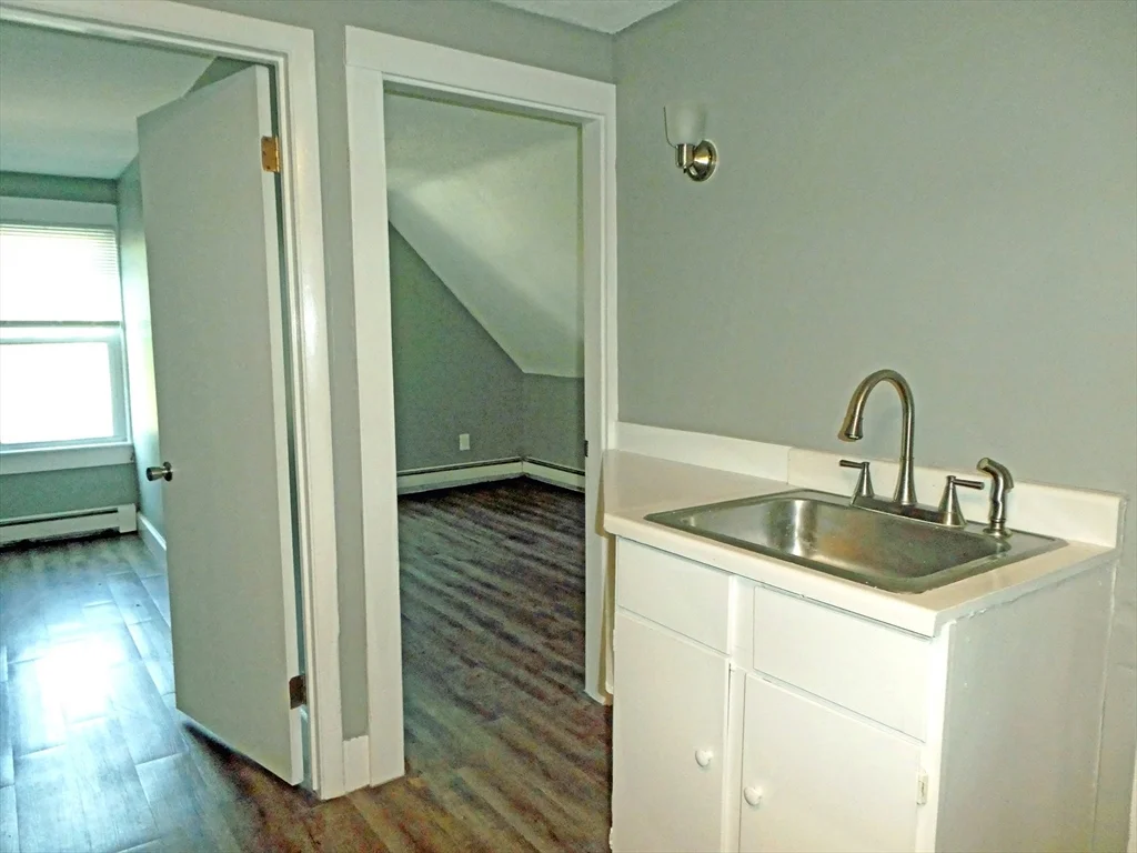 2 bed, 1 bath apartment for rent at 5 Southwick St Unit 3, Middleboro — photo 5 of 18