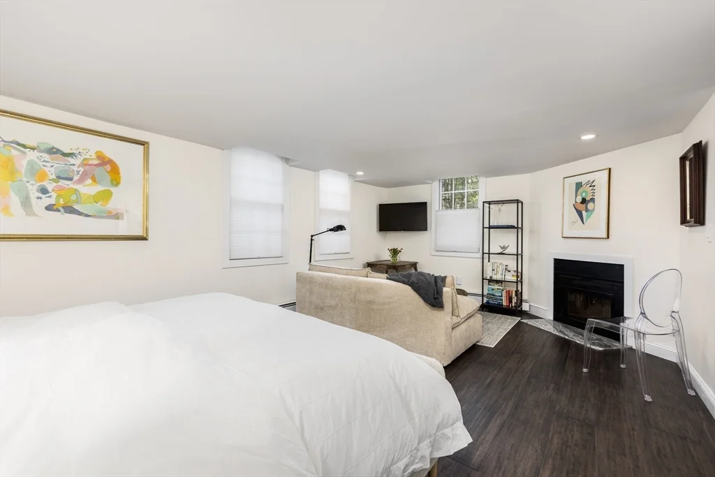 2 bed, 2 bath apartment for rent at 5 Stacey Ct Unit 2, Marblehead — photo 18 of 21